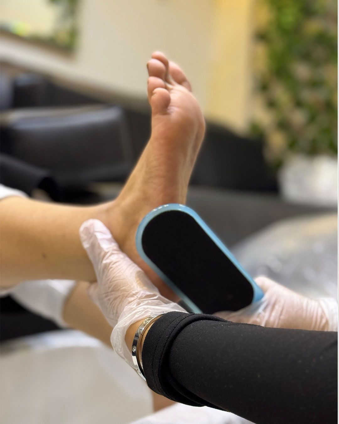 Exfoliación Profunda e Hidratación Intensiva Pies Santiago - Podóloga Pamela
